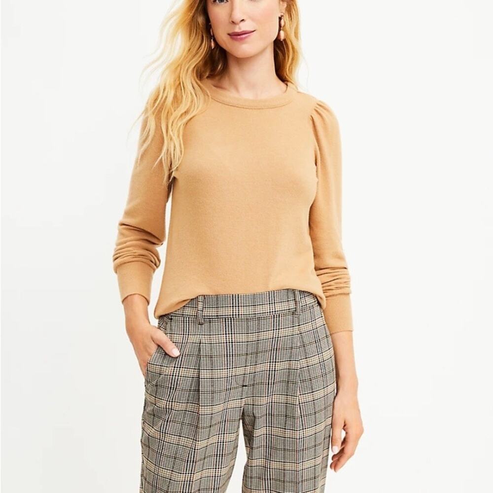 Ann Taylor beige long sleeve knit top (Medium)